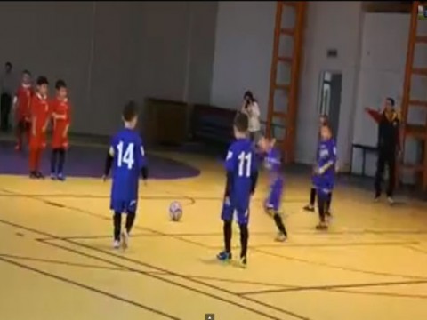 بالفيديو طفل يسجل هدف رائع على طريقه ميسي